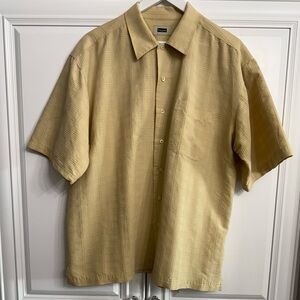 Haggar Men's Sz Large Soft Yellow Short Sleeve Button Down Shirt w/Chest Pocket